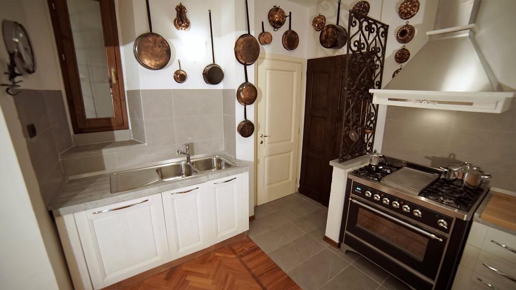 Villa Le Torri インプルネータ エクステリア 写真